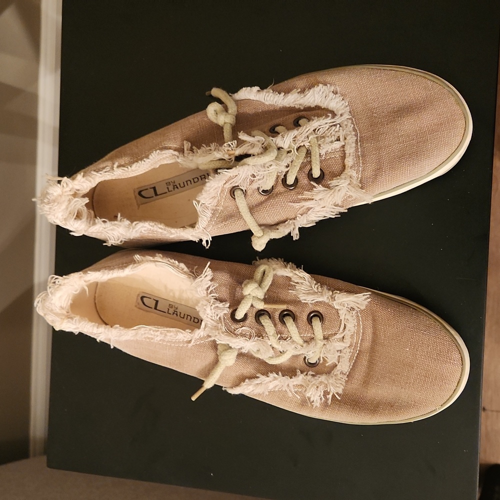 CL Laundy Natch Shoes